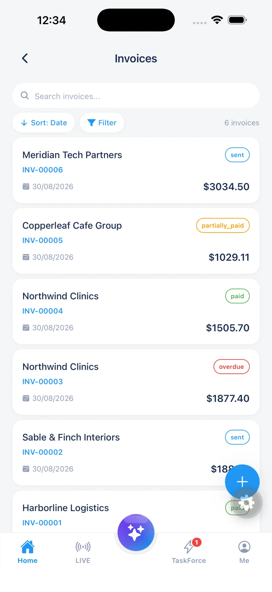 The Invoices screen in the Kardopal app.